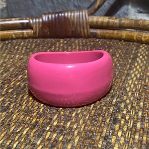 Super chunky vintage lucite bangle,gradient,wavy shape,glossy bright pink